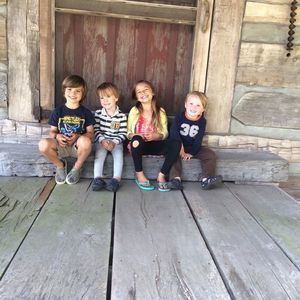 Meet your Posher, Lila